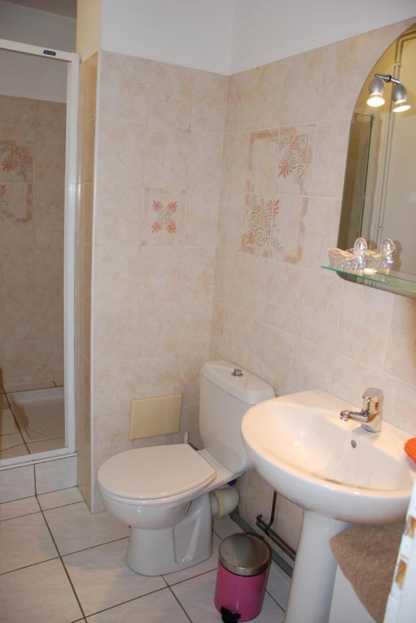 Chez Sophie -Chambres D'Hotes, Gite Et Gite Equestre Clermont-Dessous Exteriör bild